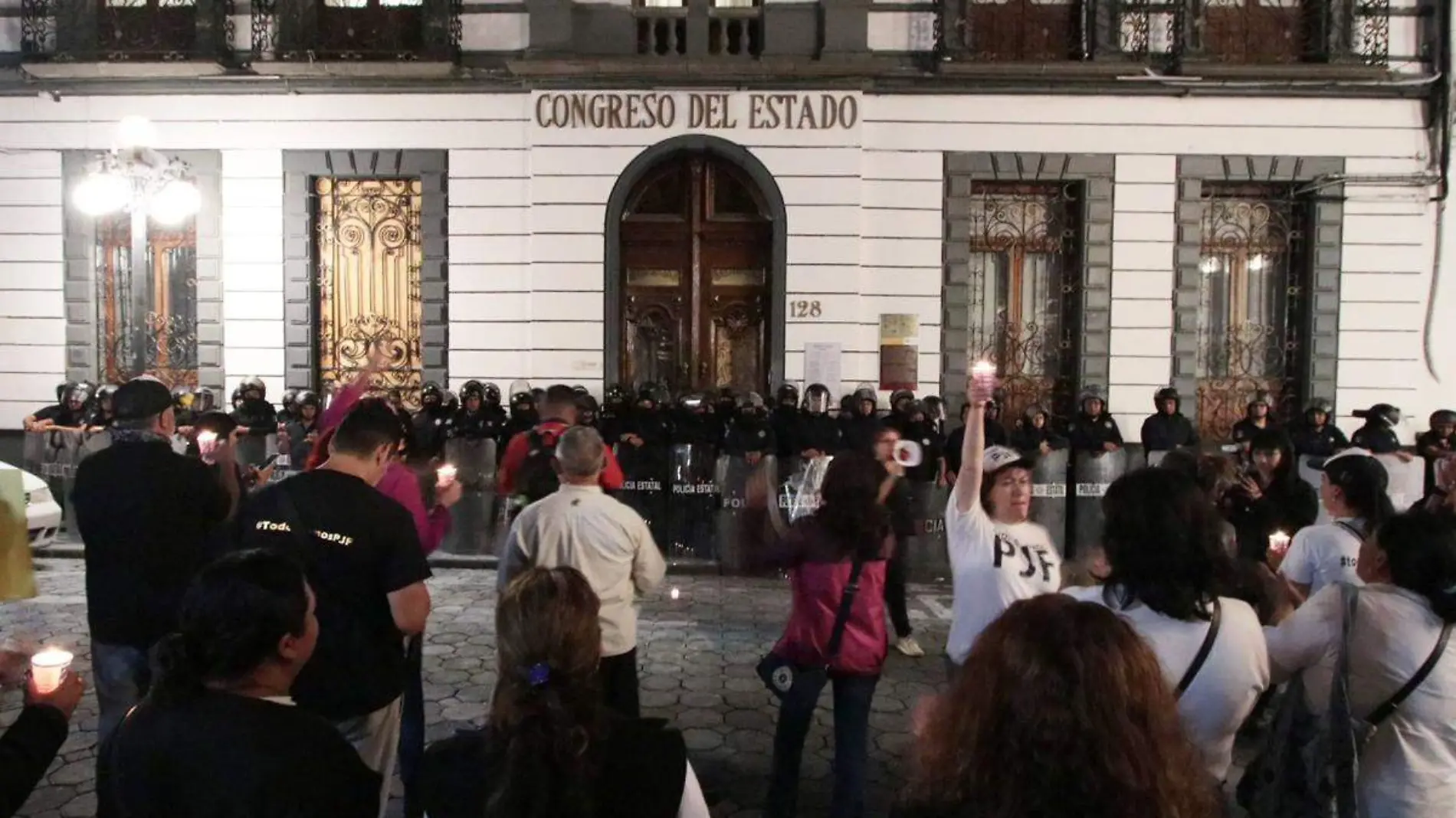 Congreso de Puebla en medio de protestas por reforma judicial